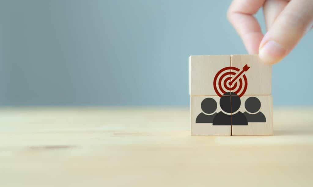 Mini building blocks with a target icon